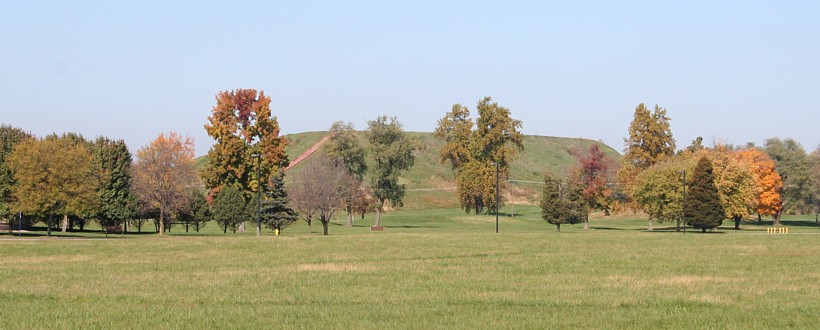 monk's mound at cahokia