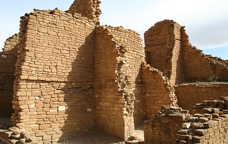 Kin Kletso Pueblo, north walls