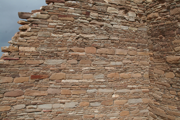 Pueblo Bonito masonry wall detail.
