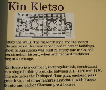 Kin Kletso.  Interpretation plaque with pueblo plan.