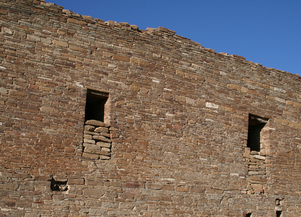 The west wall of Pueblo del Arroyo. 