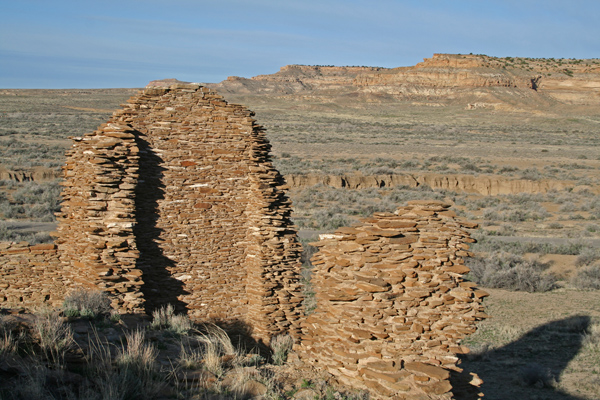 Una Vida pueblo viewing south across Chaco Wash.